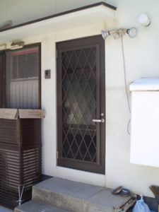 勝手口ドア取替：11