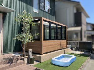 木目が映えるガーデンルームで暮らしがぐっと上質に♪