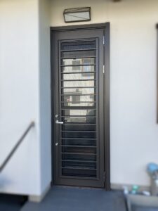 🚪勝手口もリフォームできます！人気は通風タイプ🌿